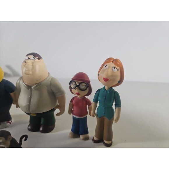Family Guy Action Figures MEZCO 2006 Peter Meg Chris Brian Lois Stewie Lot of 7 - Picture 3 of 8